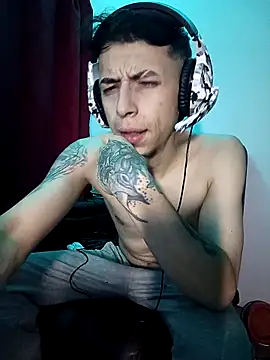 Chris  Jones online show from 11, 9, 2025