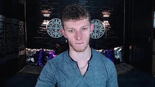 Snapshot of andrewxbi chatting on 13, 9, 2025 andrewxbi online show from 13, 9, 2025