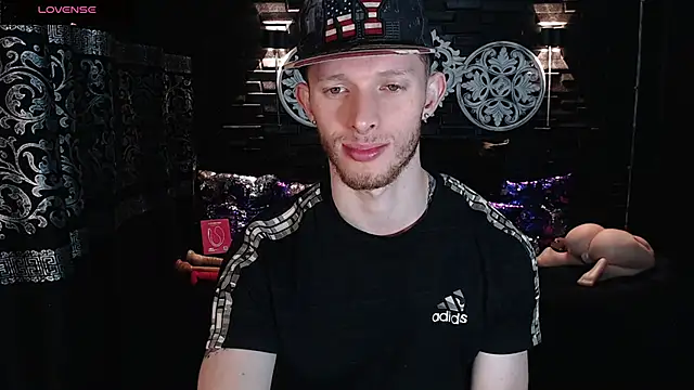 Snapshot of andrewxbi chatting on 4, 10, 2025 andrewxbi online show from 4, 10, 2025