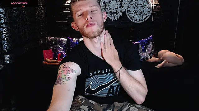 Snapshot of andrewxbi chatting on 7, 10, 2025 andrewxbi online show from 7, 10, 2025