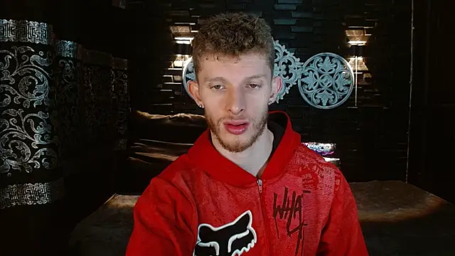 Snapshot of andrewxbi chatting on 18, 10, 2025 andrewxbi online show from 18, 10, 2025