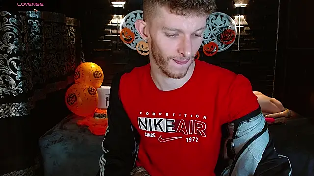 Snapshot of andrewxbi chatting on 26, 10, 2025 andrewxbi online show from 26, 10, 2025