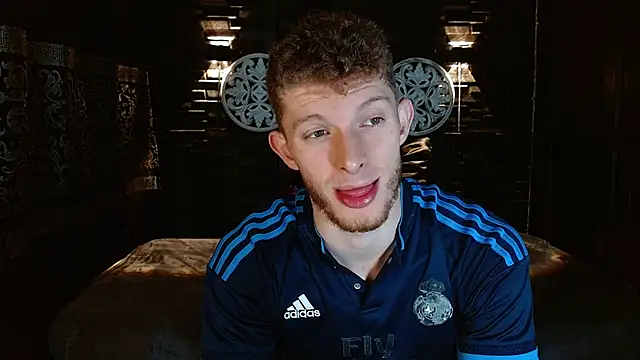 Snapshot of andrewxbi chatting on 16, 11, 2025 andrewxbi online show from 16, 11, 2025