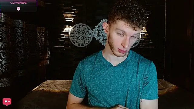 Snapshot of andrewxbi chatting on 21, 11, 2025 andrewxbi online show from 21, 11, 2025