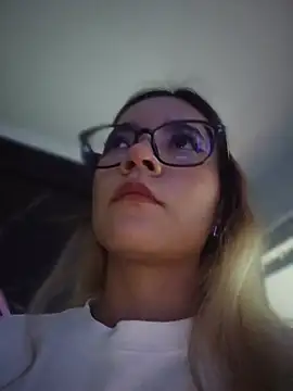 Pretty roxxyy online show from 12, 4, 2026