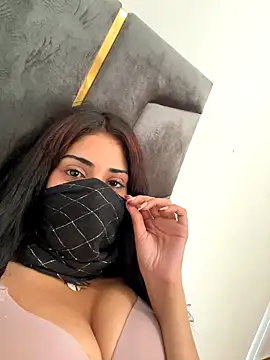 Snapshot of QueenLujaine chatting on 2, 11, 2025 QueenLujaine online show from 2, 11, 2025