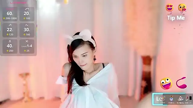 LunaBelle1984 online show from 22, 9, 2025