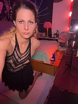 MiaMega online show from 23, 7, 2026