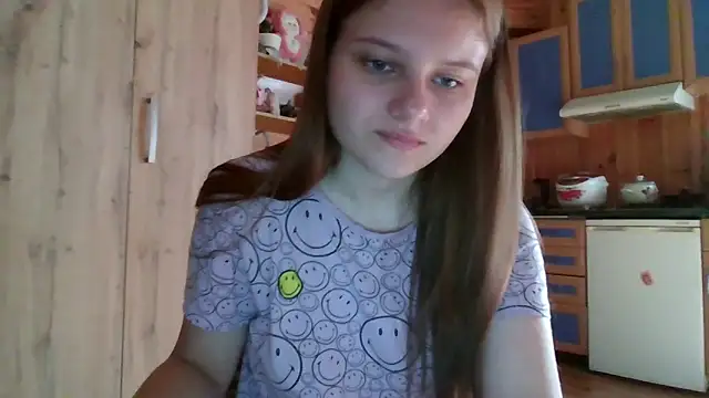 Snapshot of Little_shygirl chatting on 15, 9, 2025 Little shygirl online show from 15, 9, 2025