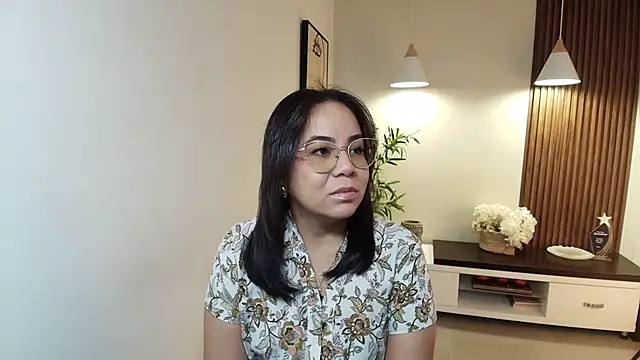  Victoria Collins online show from 15, 4, 2026