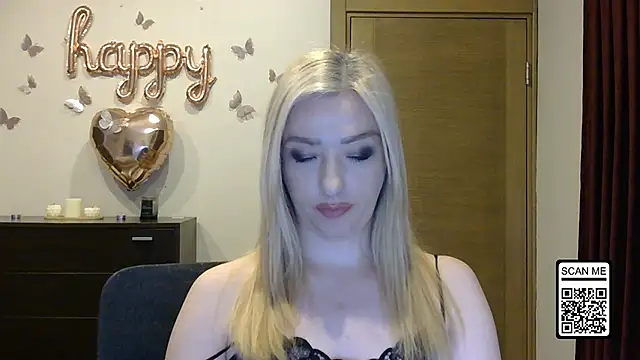 Snapshot of Wild_Silk_Desire chatting on 18, 4, 2026 Wild Silk Desire online show from 18, 4, 2026
