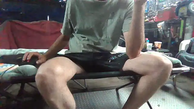 Snapshot of Lovyourpuss chatting on 11, 2, 2026 Lovyourpuss online show from 11, 2, 2026