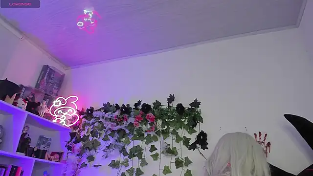 Snapshot of sarahminage_ chatting on 14, 11, 2025 sarahminage online show from 14, 11, 2025