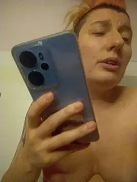 Snapshot of h4cMorganaEvelynn chatting on 2, 11, 2025 h4cMorganaEvelynn online show from 2, 11, 2025