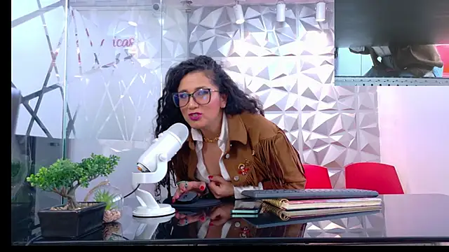 Dakota Rainbow22 online show from 17, 2, 2026