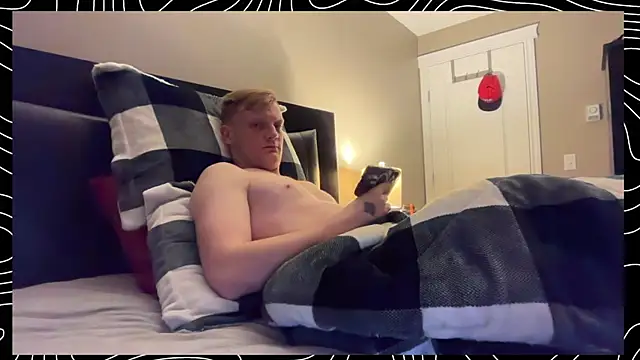 Snapshot of lustylyndon chatting on 21, 12, 2025 lustylyndon online show from 21, 12, 2025