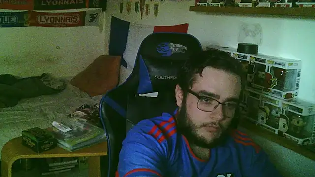 Snapshot of matlecoq2 chatting on 27, 10, 2025 matlecoq2 online show from 27, 10, 2025