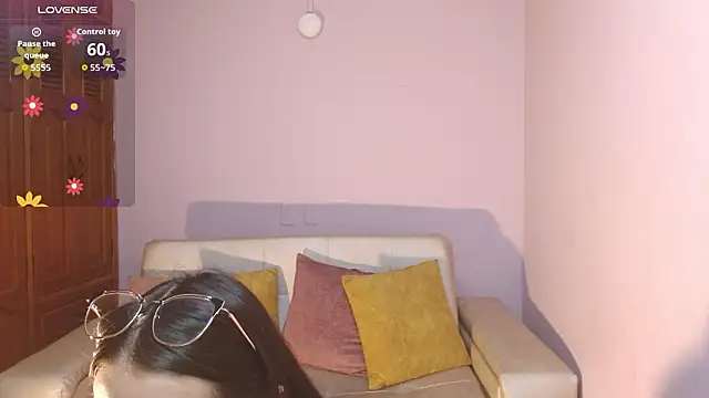 alesiamoore online show from 2, 2, 2026