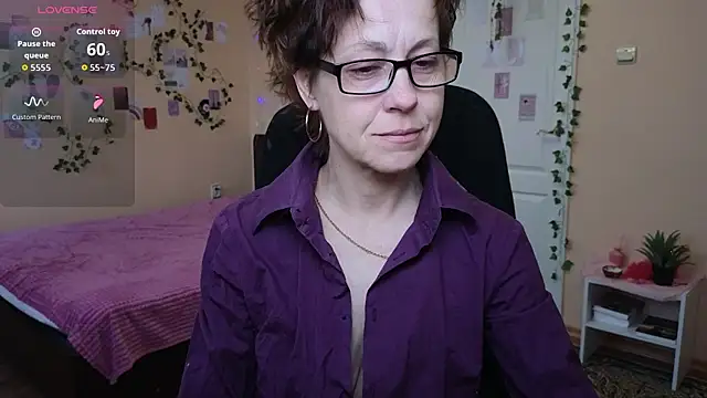 Snapshot of Ronda_Roni chatting on 7, 2, 2026 Ronda Roni online show from 7, 2, 2026