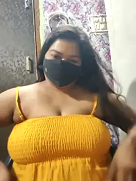 Snapshot of Liyaa_24 chatting on 5, 5, 2026 Liyaa 24 online show from 5, 5, 2026