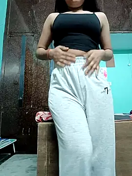 Snapshot of Sexy_Yasmin chatting on 28, 10, 2025 Sexy Yasmin online show from 28, 10, 2025