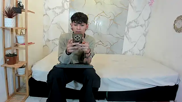Snapshot of Bastian_boyshot77 chatting on 24, 5, 2026 Bastian boyshot77 online show from 24, 5, 2026