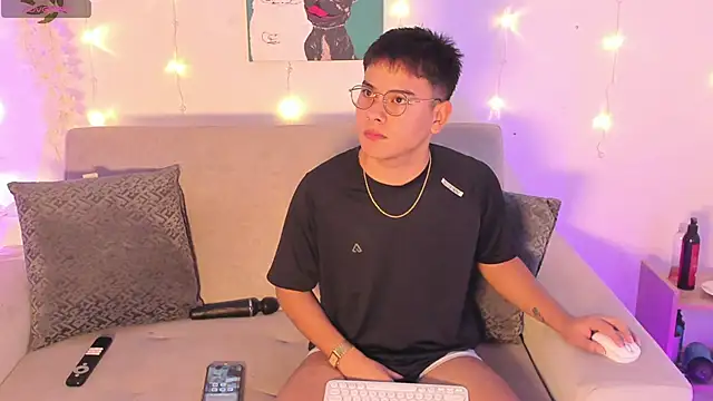 Snapshot of Young_Ben chatting on 26, 4, 2026 Young Ben online show from 26, 4, 2026
