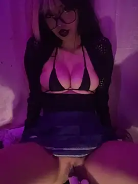 YourDevilGirl  online show from 2, 8, 2026