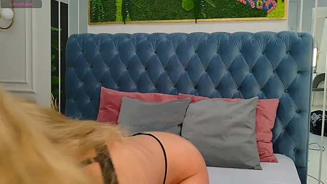 SiennaPierce online show from 15, 12, 2025