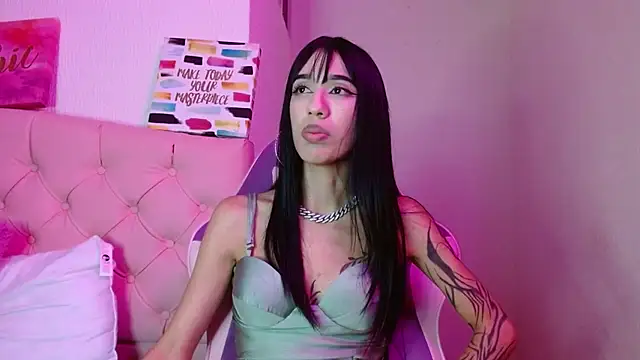 London Sophia19 online show from 19, 9, 2025