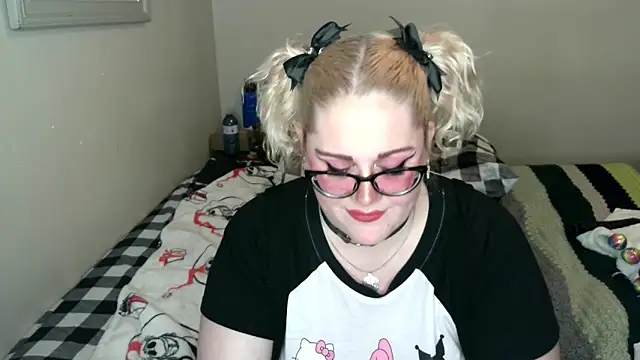 Kinky Witch online show from 18, 4, 2026