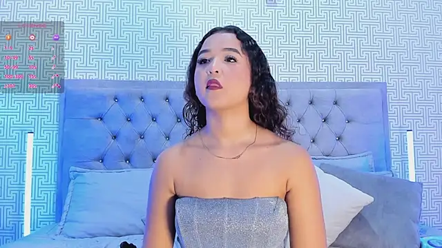 Evaa Lunna  online show from 31, 10, 2025