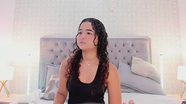 Evaa Lunna  online show from 6, 3, 2026