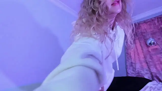 Pamela Squirtt online show from 5, 11, 2025