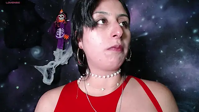 CristaldelLeon s online show from 15, 10, 2025
