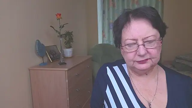 Margo Moll online show from 21, 12, 2025