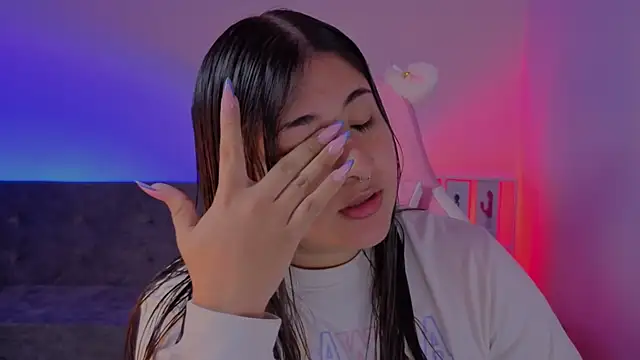 Gaby  Howards online show from 5, 4, 2026