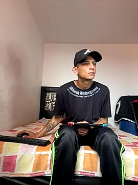 Snapshot of andrewcoopper1 chatting on 30, 9, 2025 andrewcoopper1 online show from 30, 9, 2025