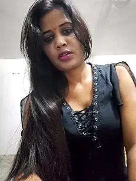 cute radhikaa online show from 31, 3, 2026