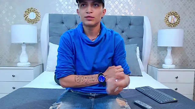 ZoeKrug online show from 24, 10, 2025