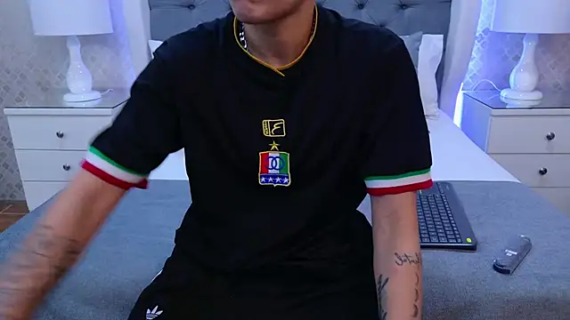 ZoeKrug online show from 20, 11, 2025