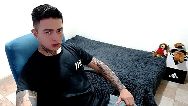 Snapshot of santii_ss chatting on 22, 10, 2025 santii ss online show from 22, 10, 2025