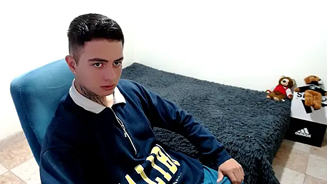 Snapshot of santii_ss chatting on 22, 10, 2025 santii ss online show from 22, 10, 2025