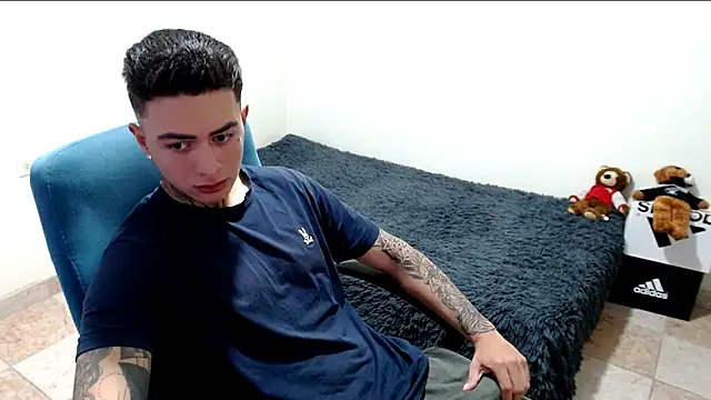 Snapshot of santii_ss chatting on 26, 10, 2025 santii ss online show from 26, 10, 2025