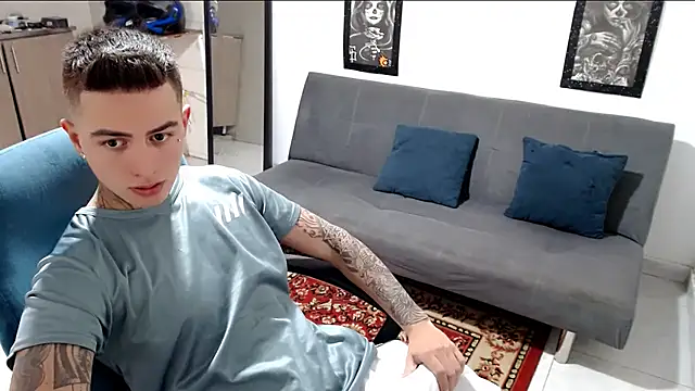 Snapshot of santii_ss chatting on 7, 11, 2025 santii ss online show from 7, 11, 2025