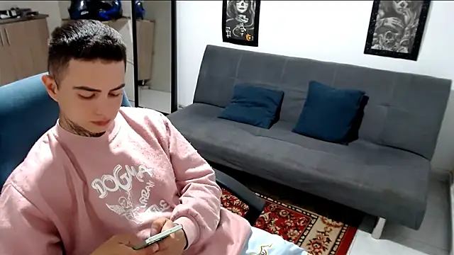 Snapshot of santii_ss chatting on 18, 11, 2025 santii ss online show from 18, 11, 2025