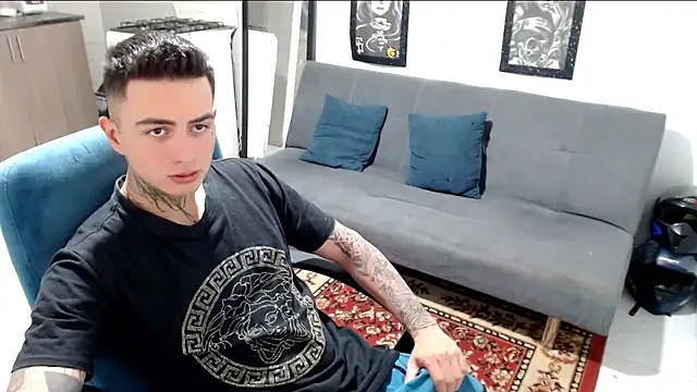 Snapshot of santii_ss chatting on 30, 11, 2025 santii ss online show from 30, 11, 2025