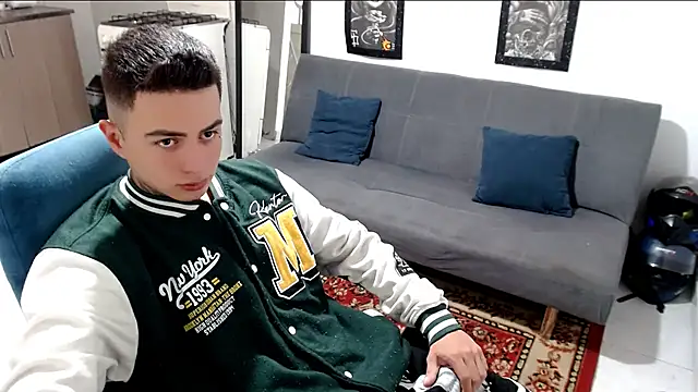 Snapshot of santii_ss chatting on 30, 11, 2025 santii ss online show from 30, 11, 2025