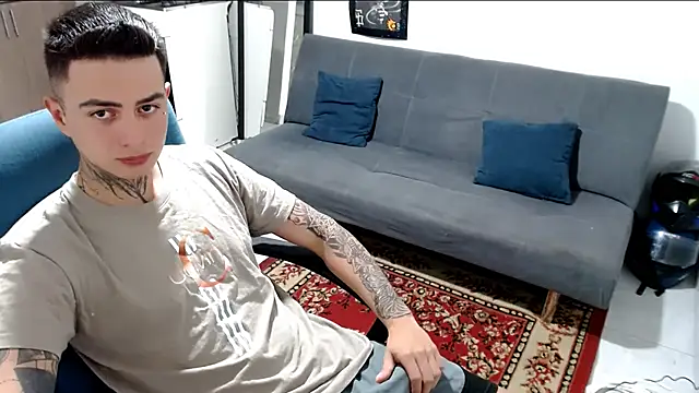 Snapshot of santii_ss chatting on 2, 12, 2025 santii ss online show from 2, 12, 2025