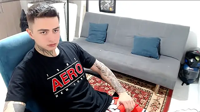 Snapshot of santii_ss chatting on 2, 12, 2025 santii ss online show from 2, 12, 2025